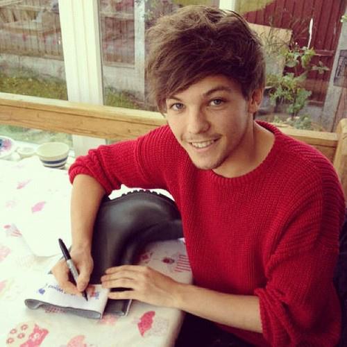 Louis Tomlinson-12