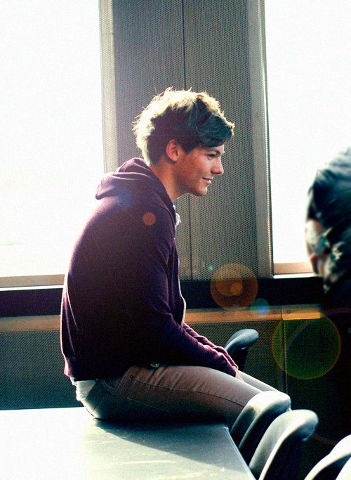 Louis Tomlinson-13