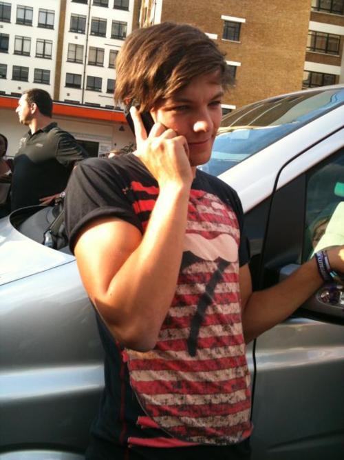 Louis Tomlinson-18